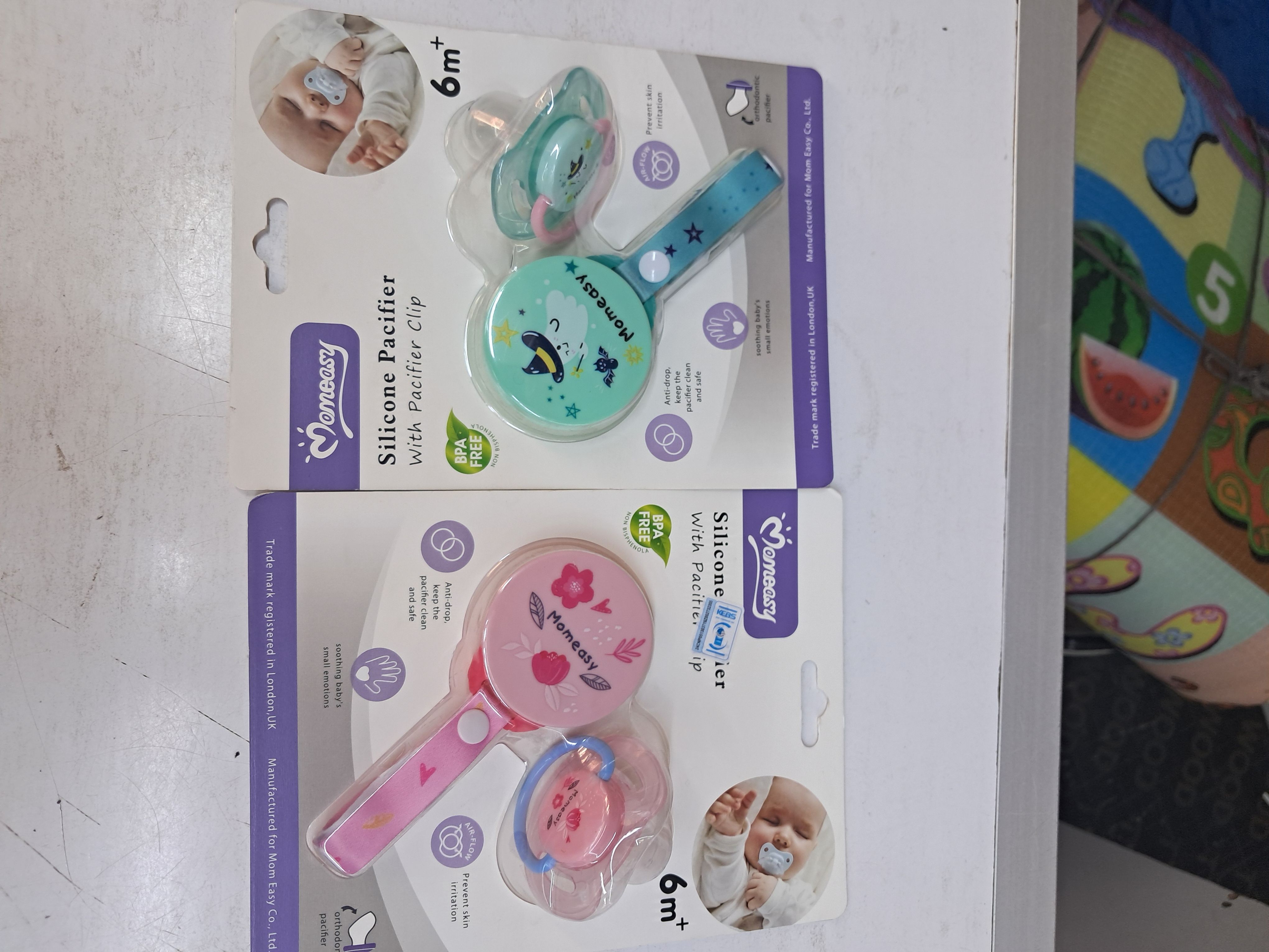 Momeasy silicone pacifier with a pacifier clip,