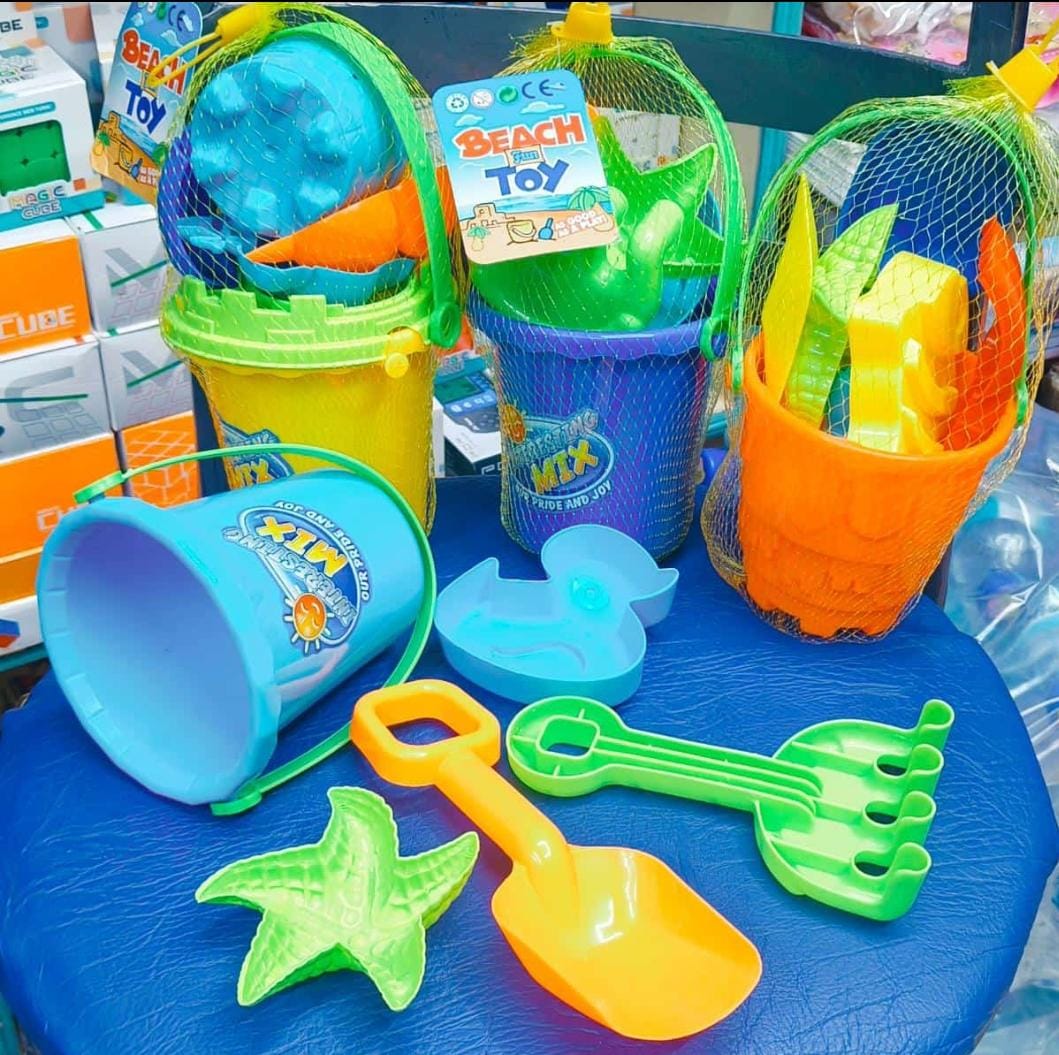 BEACH Toys Plastic Play Sand Set