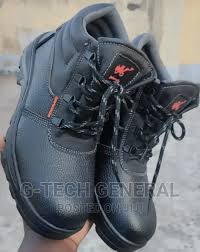 [CLEARANCE SALE]All Seasons Home/ Industrial Safety Boots..Material: lightweight safety shoes it features a synthetic upper, style for easy fit, airmax sole, soft lining, cushiony memory foam insole