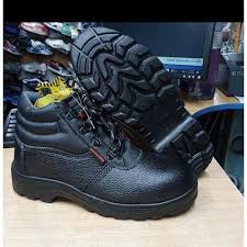 [CLEARANCE SALE]All Seasons Home/ Industrial Safety Boots..Material: lightweight safety shoes it features a synthetic upper, style for easy fit, airmax sole, soft lining, cushiony memory foam insole