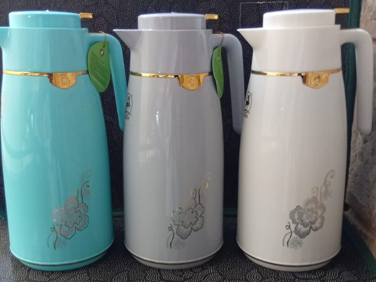 1.9 ltrs  dear silicone thermos 
1pc