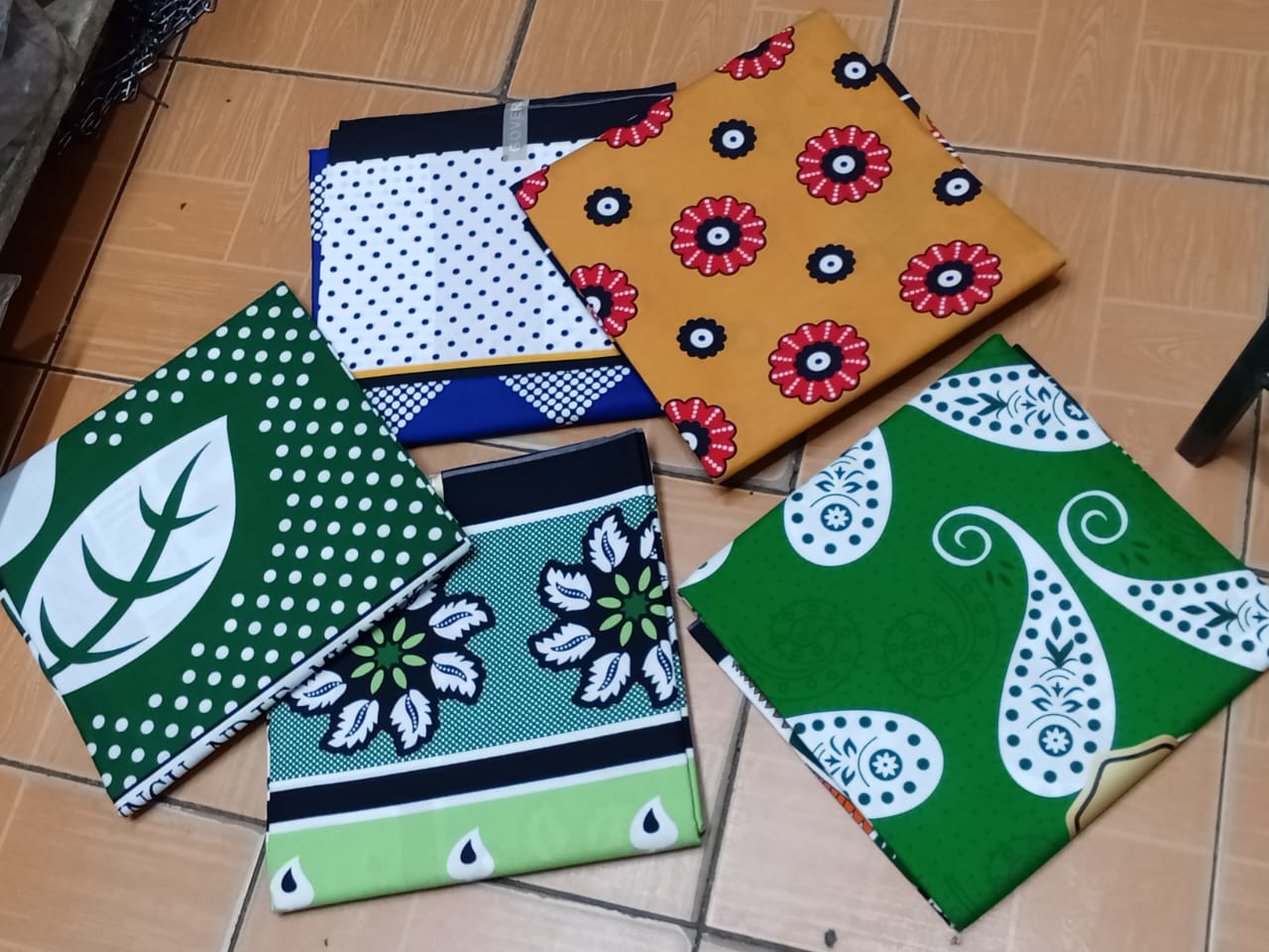 Lesso cotton a pair Beautiful floral prints, Outstanding quality is GUARANTEED, Will give you the longest time service