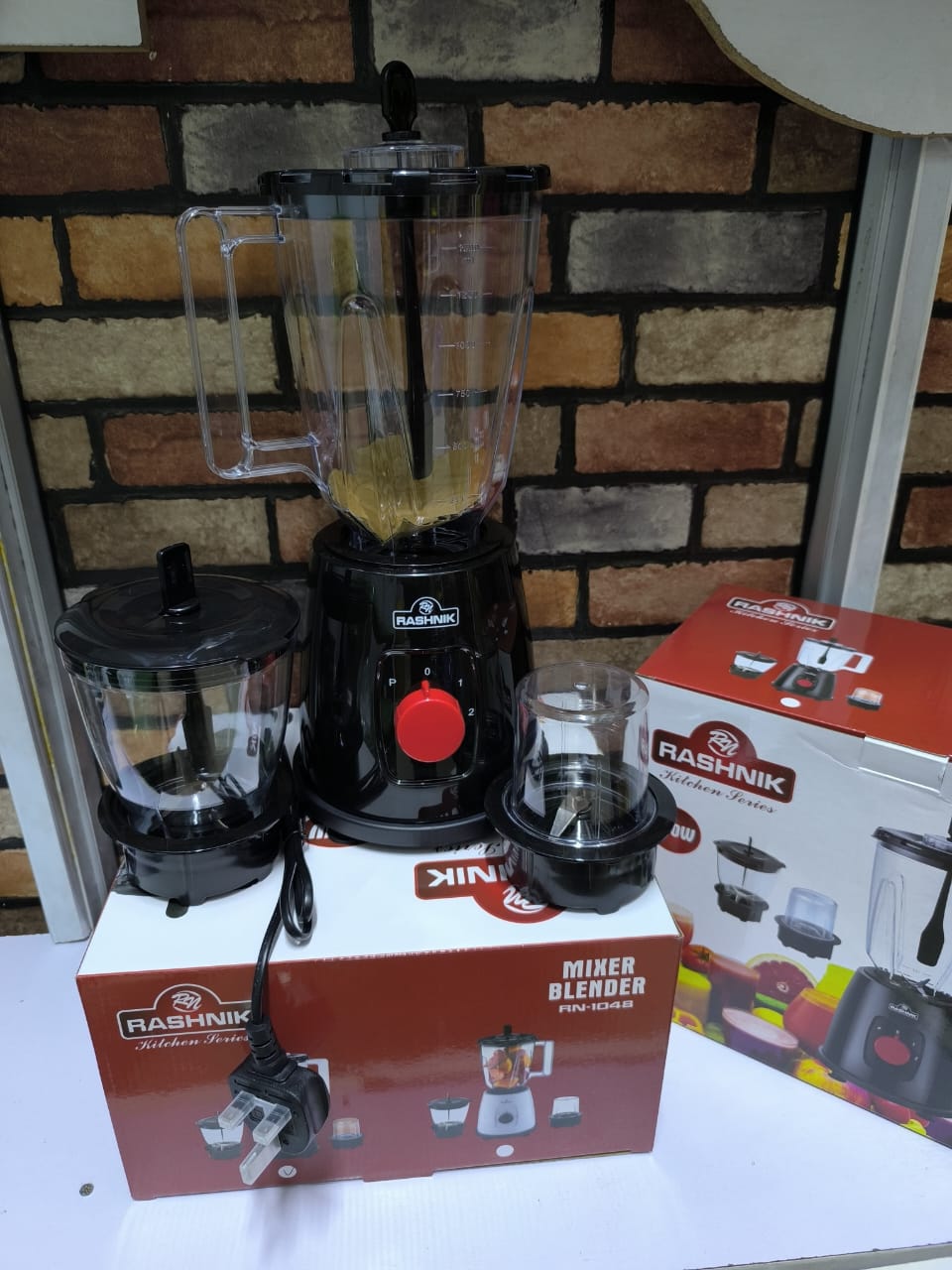 *New in* ‼️‼️‼️🔥🔥💯💯

Rashnik blenders

3 in one

450 watts

Perfect excellent quality

Offer Price‼️ *
Available at the shop ✅.