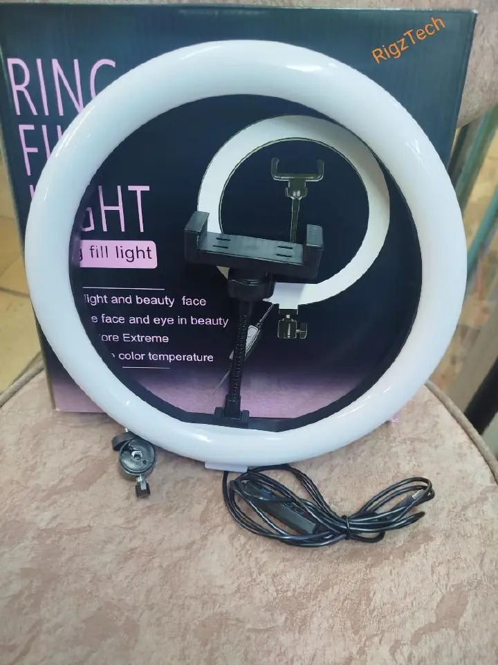 10-inch Ring Light with 2.1M Adjustable Tripod Stand and Lavalier Microphone for Professional Photography and Video Recording, Ideal for Vloggers, Streamers, Makeup Artists, and Content Creators