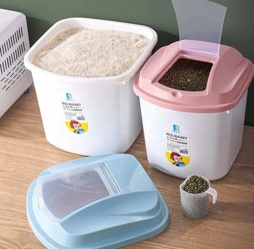 5kg Moisture Proof Rice Bucket.Rice bucket 5kg rice bucket with wheelsComes with a measuring cupMade of hard plastic.Has a pink coverGood for storing cereal and dry food.Labelled in measurement to kno