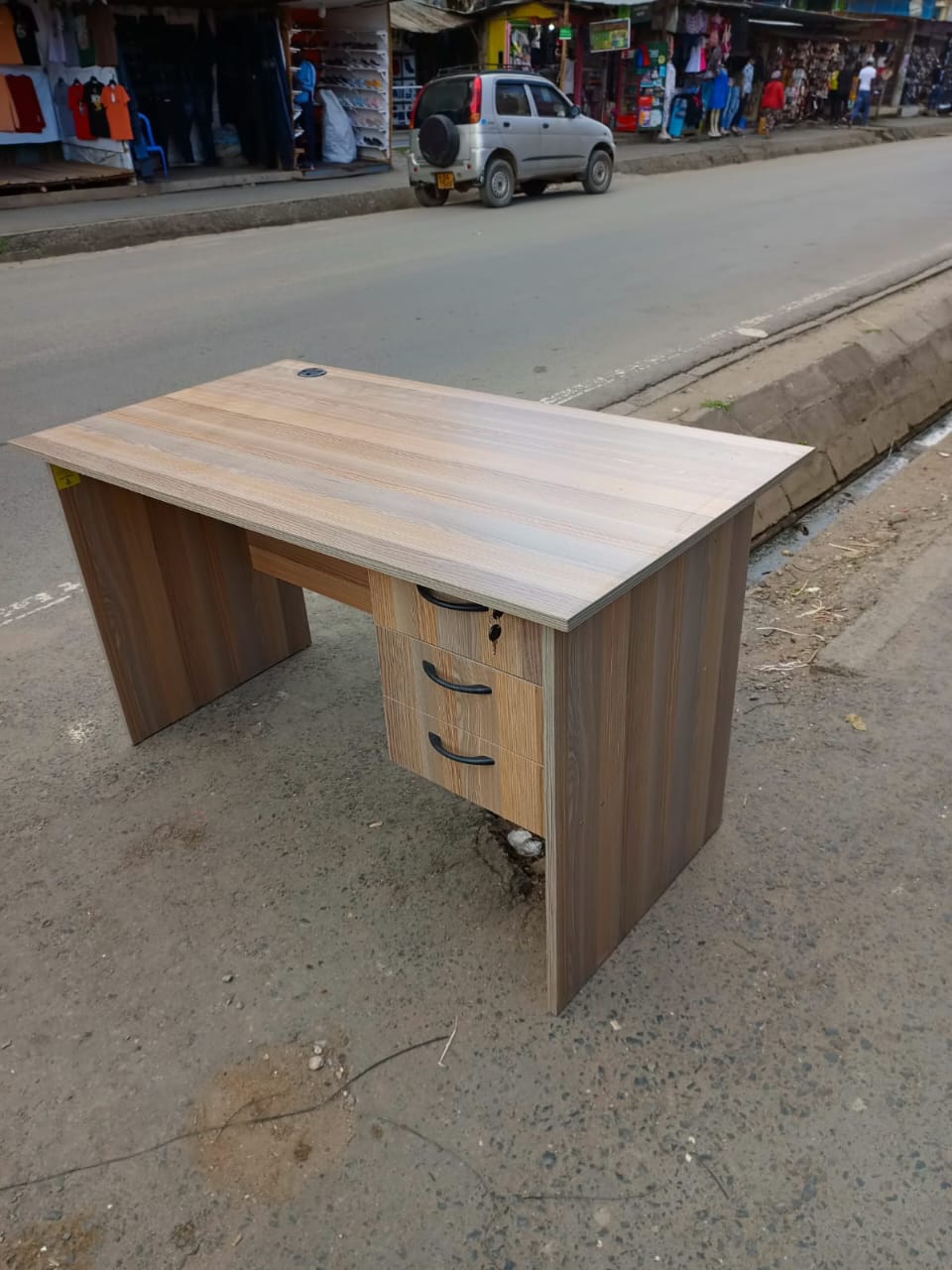 ⏰ TIME LIMITED OFFER ⏰!! 0.9 Meter Office And Study Desks.This Study table is strong and designed for both home and office use. It's ideal for studying, working and studying purposes.ideal for studyin