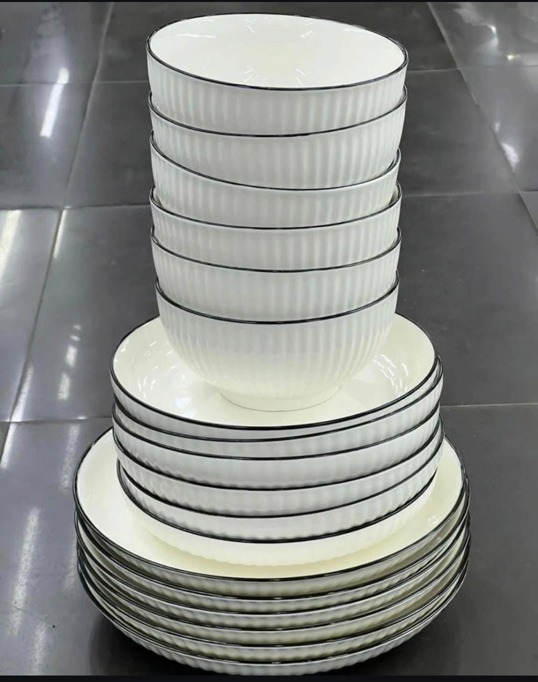 GRAB YOURS TODAY🛒🚚Japanese 18pc Ceramic Dinner Set 6 Bowls, 6 DINNER PLATES, 6 Side Plates‼️‼️High-quality ceramic: Durable, chip-resistant & long-lasting ✅ Elegant Japanese design: Stylish and func