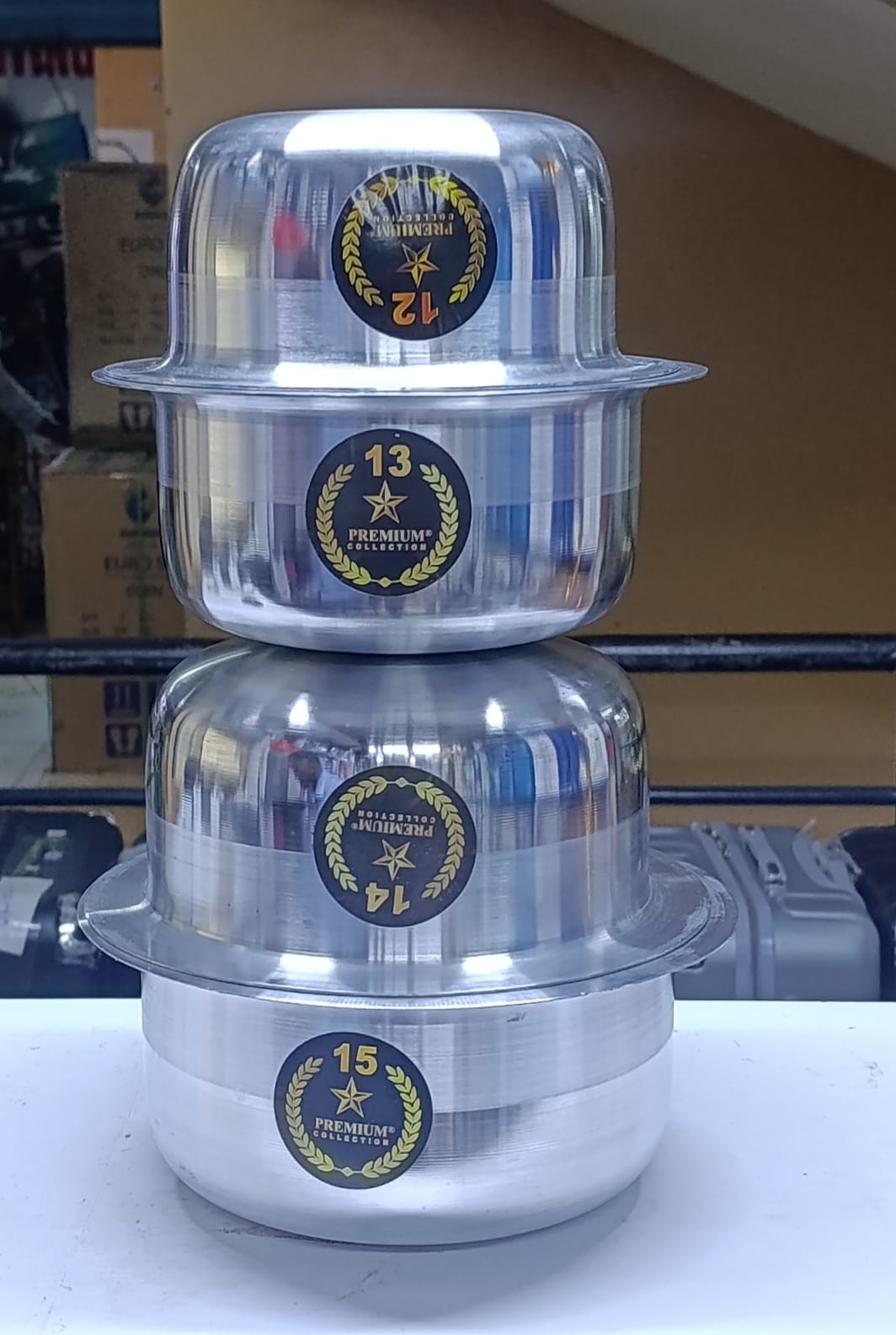 Heavy Duty 4 Pcs Set Of Stainless Aluminium Sufuria‼️‼️pure aluminum encapsulated in the base for fast and even heating and optimal cooking performance. Solid stainless steel riveted handles stay cool