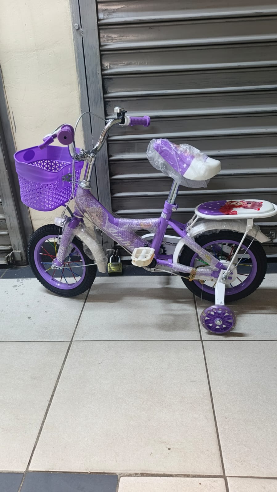🚲🚲HOT OFFER 💥 1 Pc Kids Bike Size 12 | Stylish, Durable & High-Quality Bicycle for Children Ages 3–6 | Safe Outdoor Fun & Learning🚲🚚The bike is built with a lightweight but sturdy frame, making i