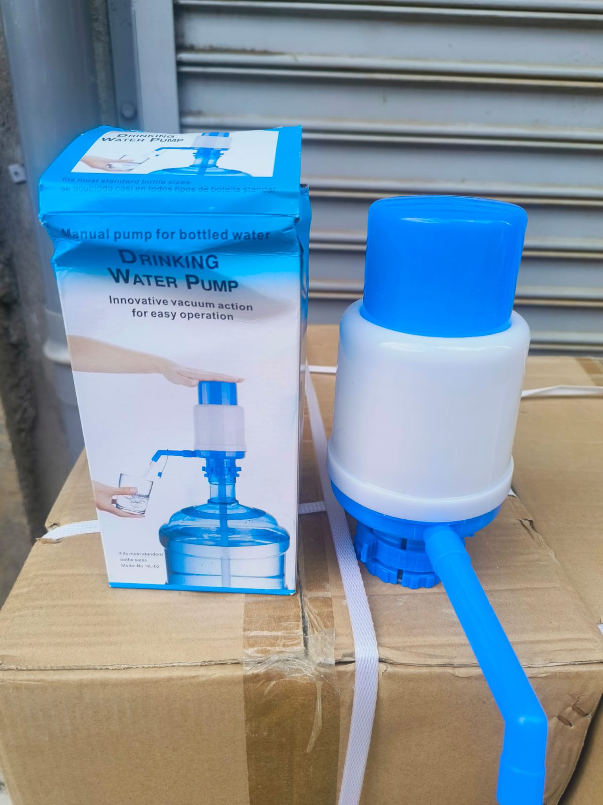 Manual water pump dispenserInnovative vacuum action for easy pumping
Removable tube for easy cleaning
Fits most standard 5-6 gallon water bottles
Environmentally Friendly
Delivers 8 Ounces of Water in