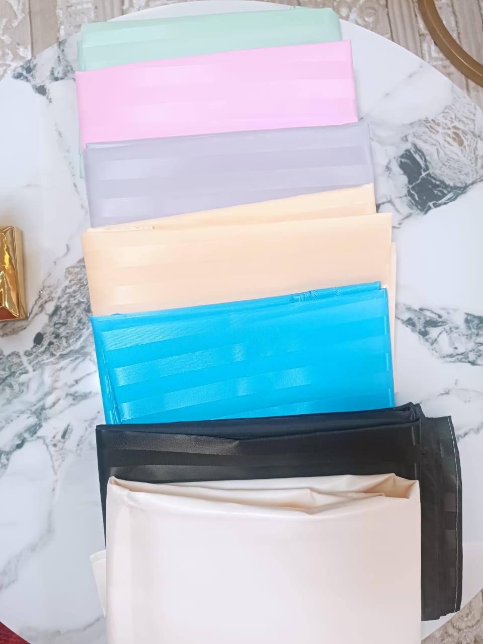 SHOWER CURTAIN. Plain shower curtain,  International waterproof standard, effectively control mildew. Reinforced copper holes, strong and not rusted.