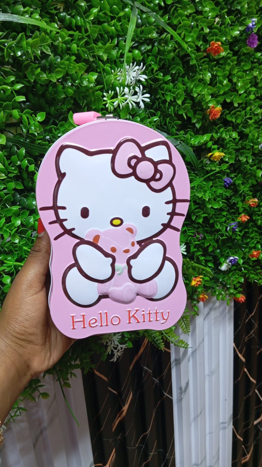 Kids elegant piggy bank

/-🔥lightweight, strong, and durable, so no worries to befall and broken, no need to worry about the safety of children.



Easy to store coins and banknotes. You can also wit