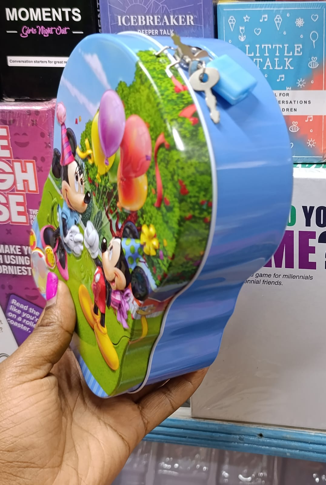 Kids elegant piggy bank

/-🔥lightweight, strong, and durable, so no worries to befall and broken, no need to worry about the safety of children.



Easy to store coins and banknotes. You can also wit