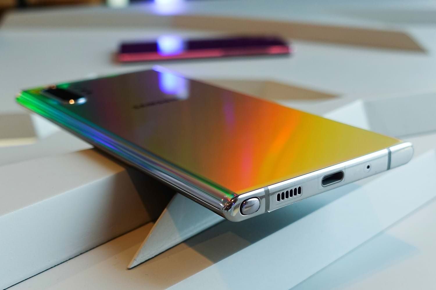 REFURBISHED  SAMSUNG NOTE 10 PLUS DISPLAY 6.8 INCHES 12GB RAM  256GB ROM Triple Camera 16 MP / 12 MP / 12 MP  AURA GLOW COLOR WARRANTY