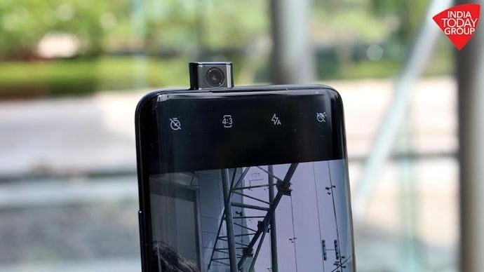 REFURBISHED CLEAN 99% ONEPLUS 7 PRO  256GB ROM 8GB RAM CURVED  DISPLAY 6.67 INCHES REAR CAMERA 48MP + 8MP + 16MP FRONT CAMERA 16MP