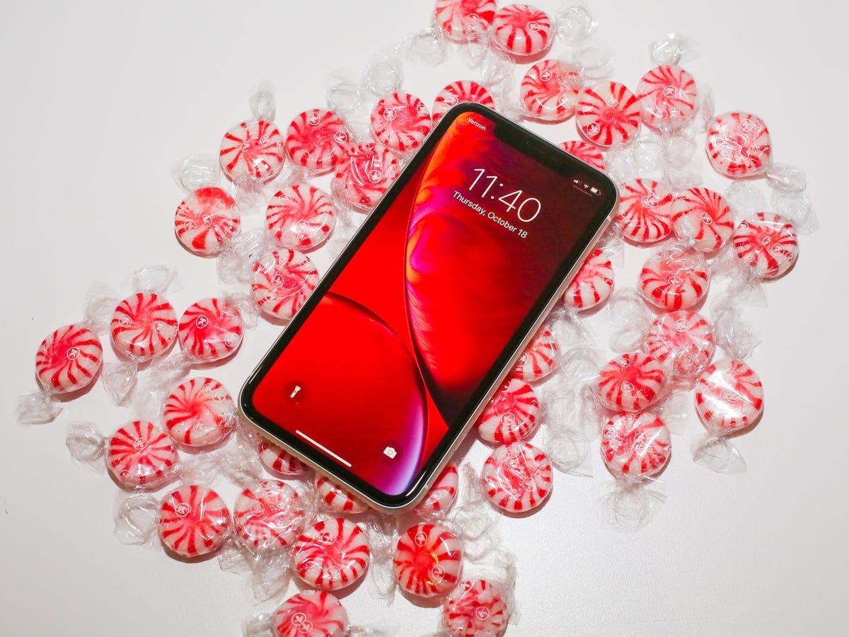 REFURBISHED CLEAN 99% IPHONE XR 128B ROM DISPLAY 6.1 INCHES REAR CAMERA 12MP FRONT CAMERA 7MP BATTERY CAPACITY 100%