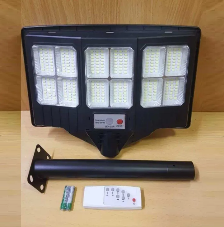 500 Watts Solar Street Lamp High power solar panel Easy to install / No wiring needed Light