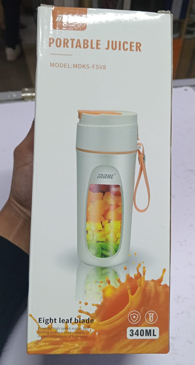 Portable Blender, Personal Mini Smoothie Blender, Juicer Blenders for Kitchen with USB Rechargeable and 8 Strong Cutting Power Blades, Cordless 340ml Individual Blender for Gym, Office, Home, Travel