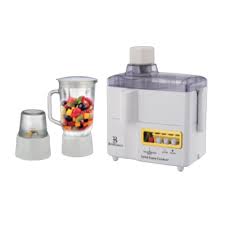 Ramtons 3-IN-1 Juicer, Blender & Grinder- Black 600-watt juicer, blender & mill 600ml blender; 50g grinder mill Large 800ml pulp container 65mm feed tube to fit whole apples