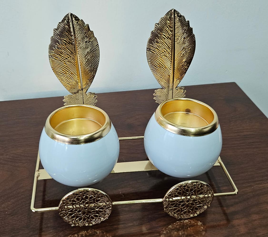 🌹🌺2in1 ceramic candle holder in gold leaf stand now available in black or white