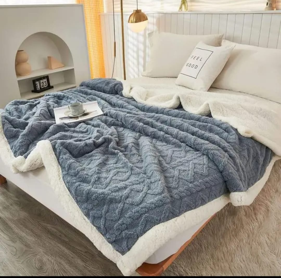 Sherpa fleece blanket  〰 Size 200x230cm 
Blue

Brown
Green
Pink
Off white
Grey