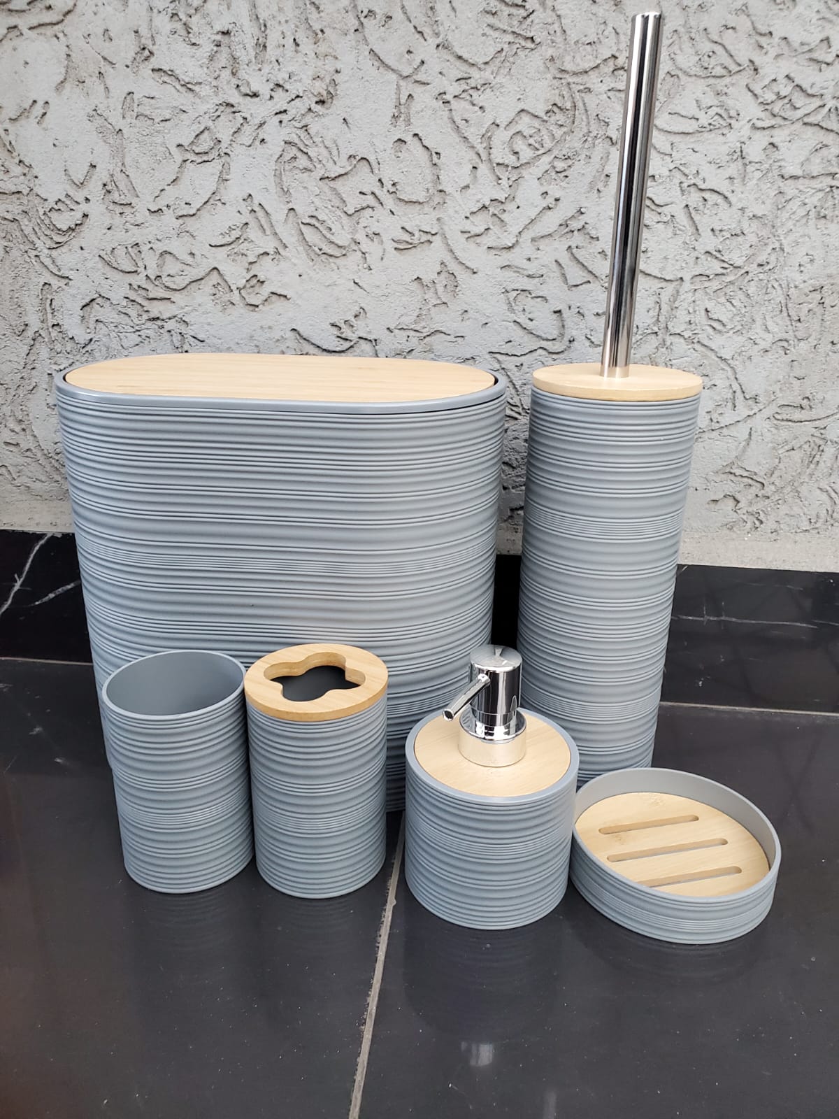 6pcs Bathroom accessories set
🏷Includes:toothbrush holder cup,liquid soap dispenser, soap dish, trash can, toilet brush,tumbler  and toilet brush holder
🏷Elegant design
