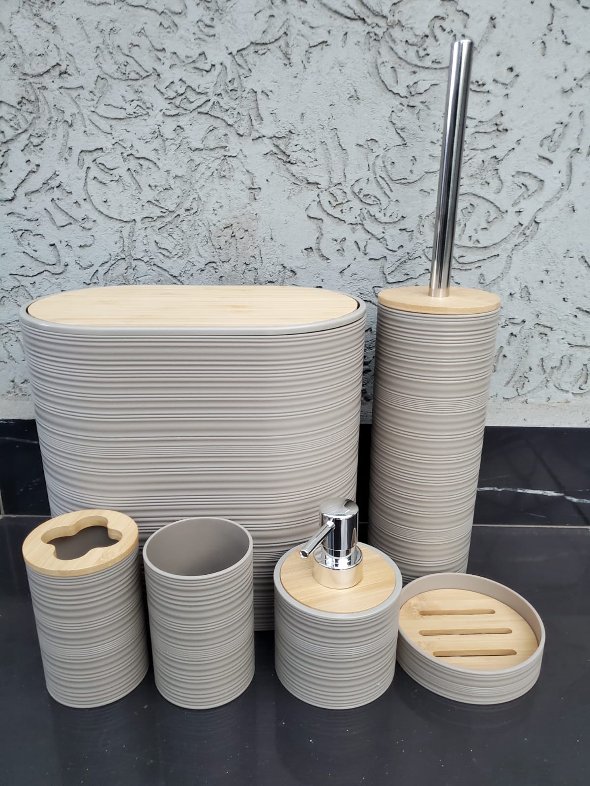6pcs Bathroom accessories set
🏷Includes:toothbrush holder cup,liquid soap dispenser, soap dish, trash can, toilet brush,tumbler  and toilet brush holder
🏷Elegant design