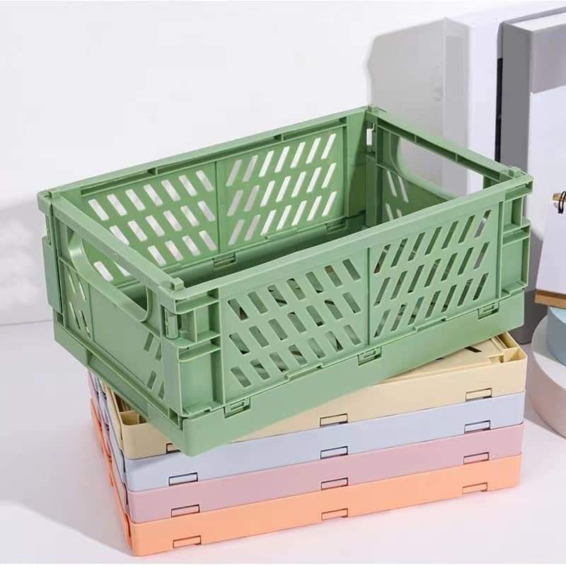 space saving detachable Foldable basket  Available in 4 colours- green peach blue n cream
size 25x16.5x10cm
