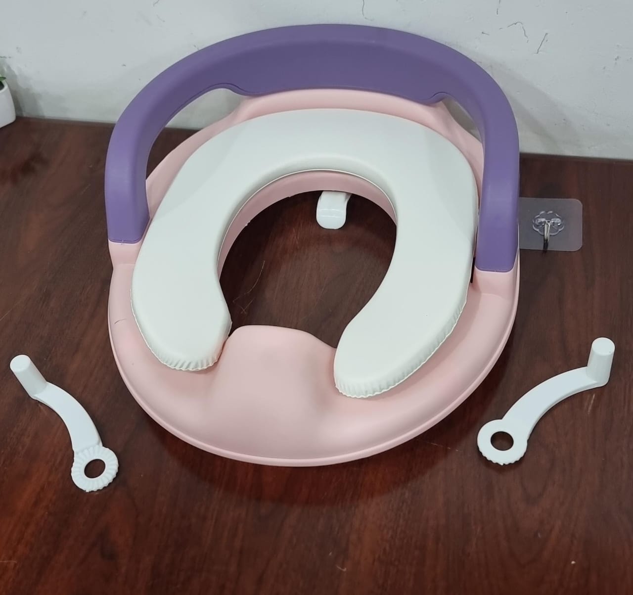 💐New Arrivals👍🏽
Ladderless Portable Toddler Toilet seat potty trainer now availablein 2 colours