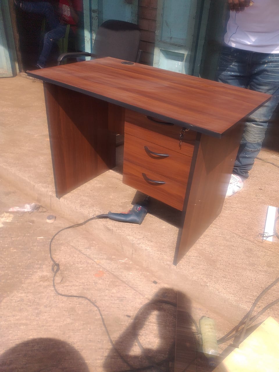 Executive Office desk available in icolour brown 
Wooden made

Portable

Made of hardwood wood