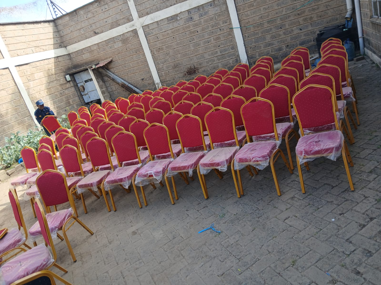 Conference Chair, Banquet Chair, Hotel Restaurant Chair  ⭐Comfortable seating.
⭐Versatile design
⭐Durability and reliability
⭐Space optimization