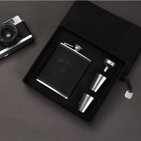 Hip Whisky Flask, Liquor Bottle With 2 Tot Cup/leather-wrapped stainless steel hip flask gift set