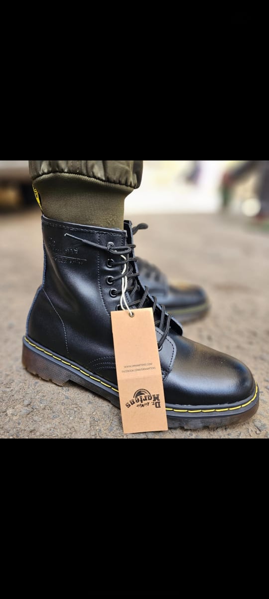 💯💯 TRENDY STYLES ELEGANT LOOK 🌼🌼 New  Dr martens boots. Serves up enhanced ergonomic comfort via breathable, moisture-wicking SoftWair sockliners, with strategically placed memory foam pods