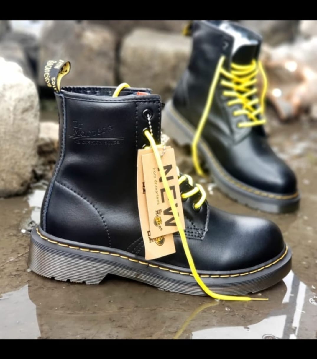 💯💯 TRENDY STYLES ELEGANT LOOK 🌼🌼 New  Dr martens boots. Serves up enhanced ergonomic comfort via breathable, moisture-wicking SoftWair sockliners, with strategically placed memory foam pods