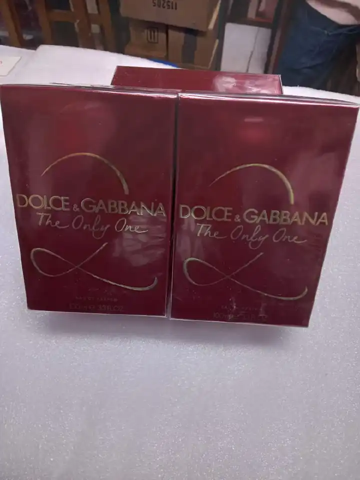 🌺🌺 SMELLS NICE 😚😚100 ml Dolce & Gabbana THE ONLY ONE LADY PERFUME. Perfect for women. Boosts ones confidence to keep going all long.