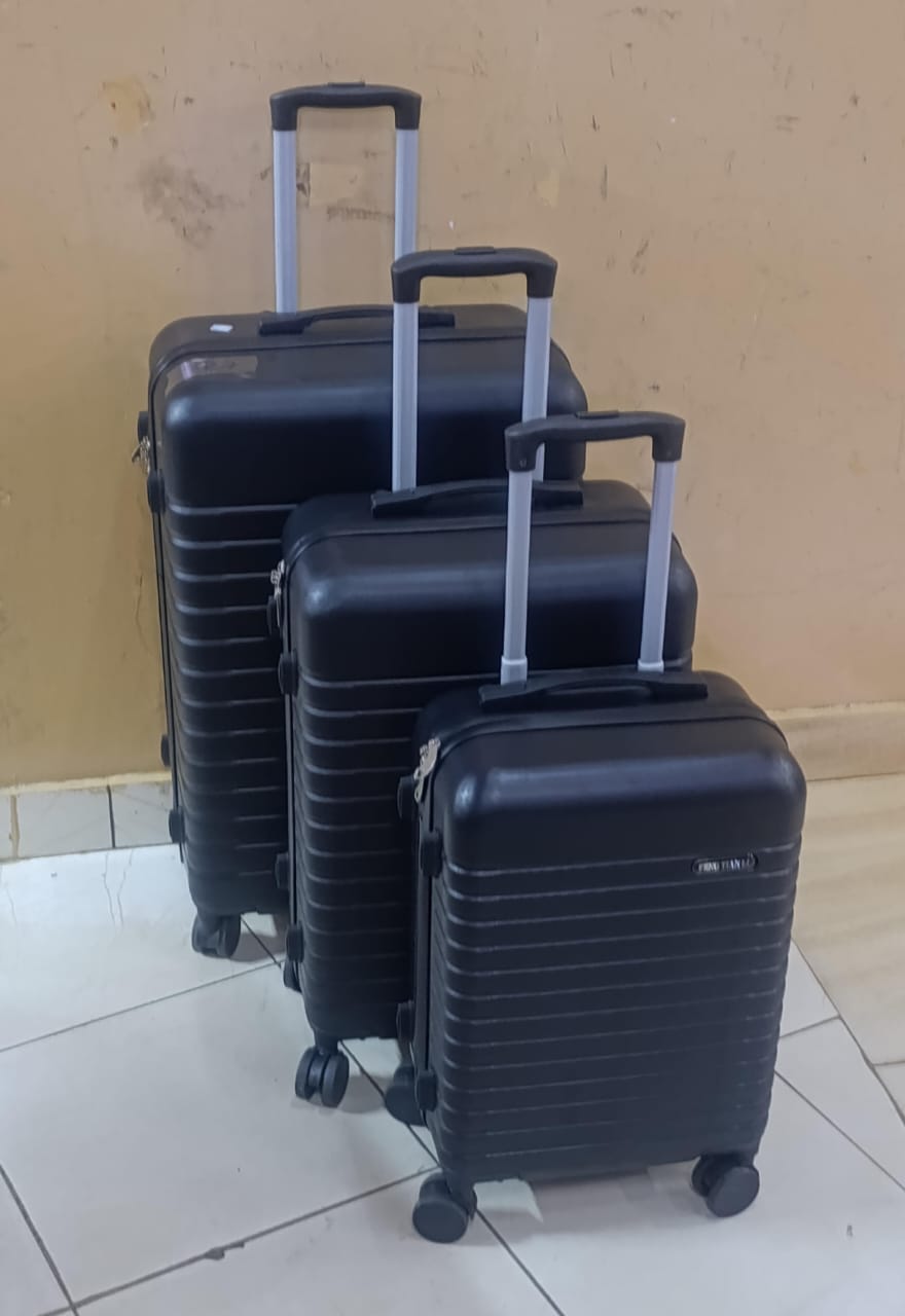 3 in 1 Luxurious Fibre Suitcase*
▪️Zipper closure frame.
▪️360 Easy-glide spinner wheels. 
▪️Telescopic handle system locks in multiple levels to adapt.
▪️Compression straps keep clothin