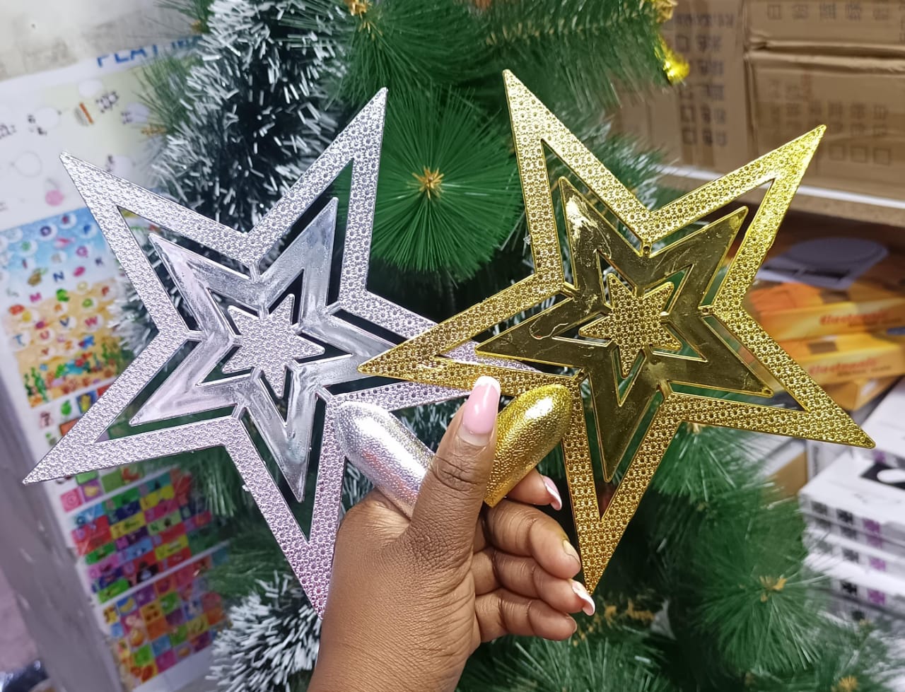 Christmas Star – Gold & Silver

Add a sparkling touch to your festive décor with this elegant gold and silver Christmas star. Perfect for tree toppers, wall decorations, or holiday displays.

Key Feat