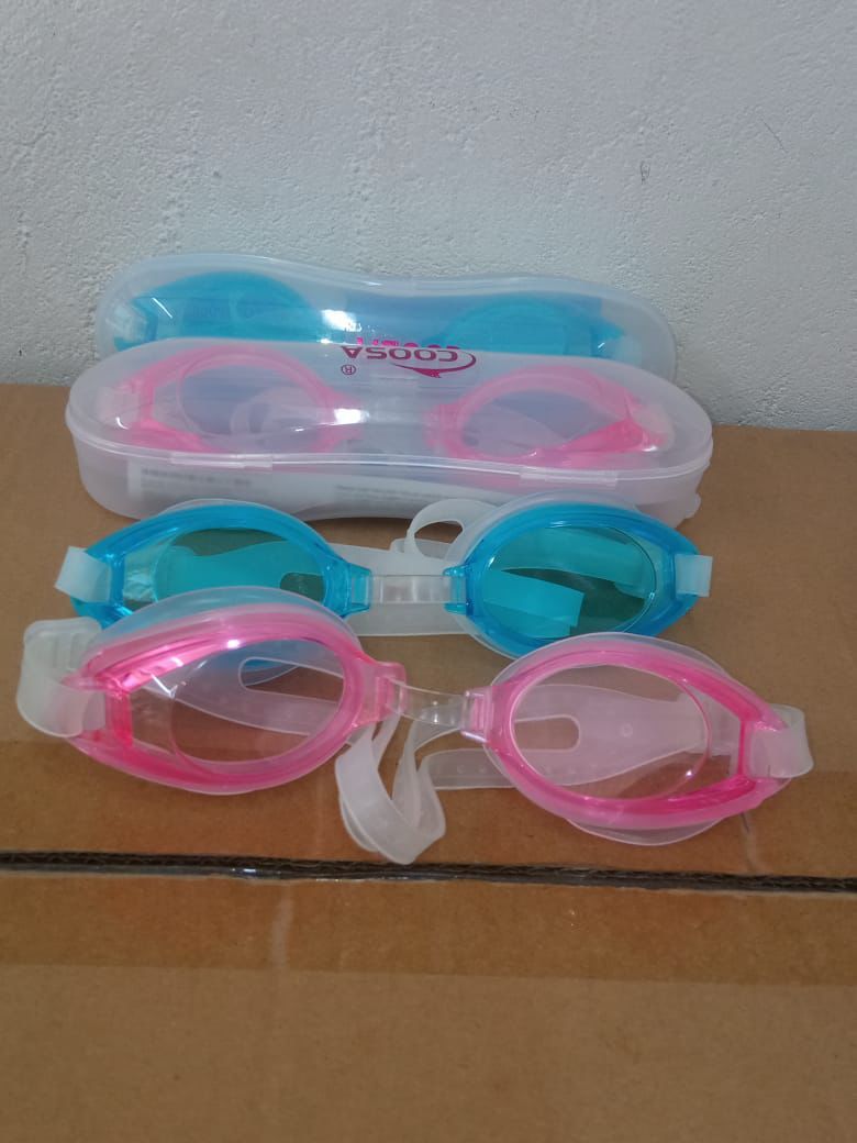 Waterproof Anti-Fog Children Swimming Goggles. ✅ Lens with Anti-fog coating for crystal clear vision Soft, flexible frame and gasket for maximum comfort.Polycarbonate lenses endure tough conditions