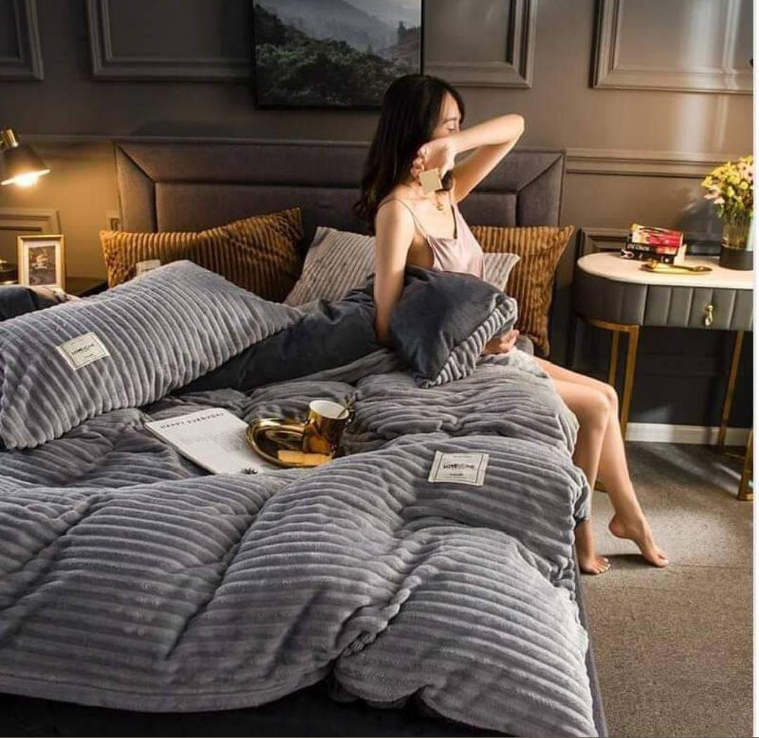 Velvet Duvet With One Bedsheet And Two Pillow Cases   This high-end bedding collection includes a sumptuous velvet duvet cover, a matching bedsheets, and two coordinating velvet pillowcases, offering
