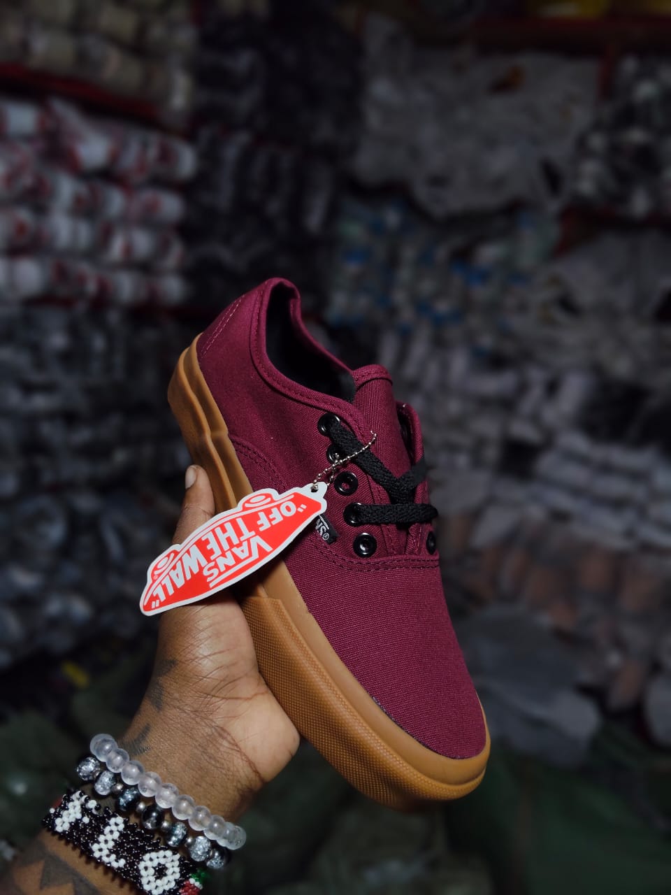 VANS MEN AND LADIEAS RUBBER SHOES