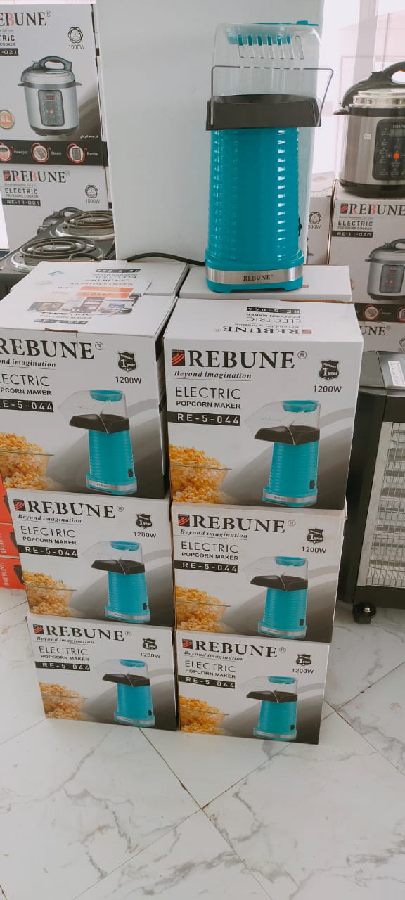 Rebune Electric Popcorn Maker, model RE-5-044.
Power: 1200W 
Features: It is designed to pop corn kernels without oil, making it easy to clean. It also has an automatic shut-off function for safety.