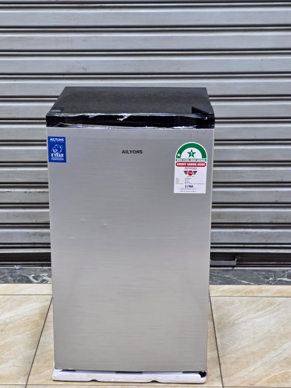 Ailyons 90L Single Door Refrigerator – Compact, sleek, and powerful! ❄️
Perfect for homes, offices, or hostels, this fridge combines modern design with efficient cooling technology. It features a spac