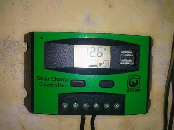 Solar Max 10A Digital Solar Charge Controller – LCD Display | Overcharge & Short Circuit Protection | Efficient Solar Panel Management.