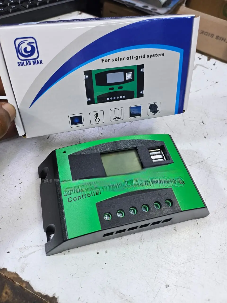 Solar Max 10A Digital Solar Charge Controller – LCD Display | Overcharge & Short Circuit Protection | Efficient Solar Panel Management.