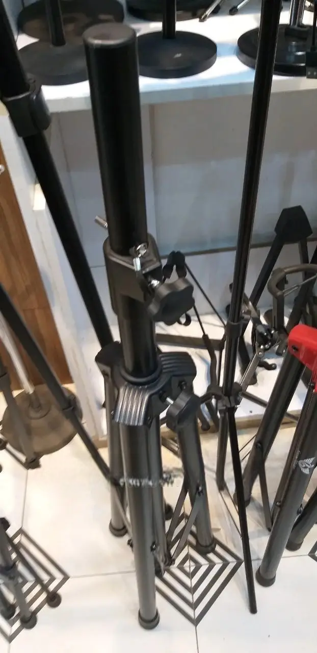 Speaker Stand – Adjustable Heavy-Duty Speaker Stand for Home, Studio, DJ & Events. Designed to provide stable support and optimal sound projection.