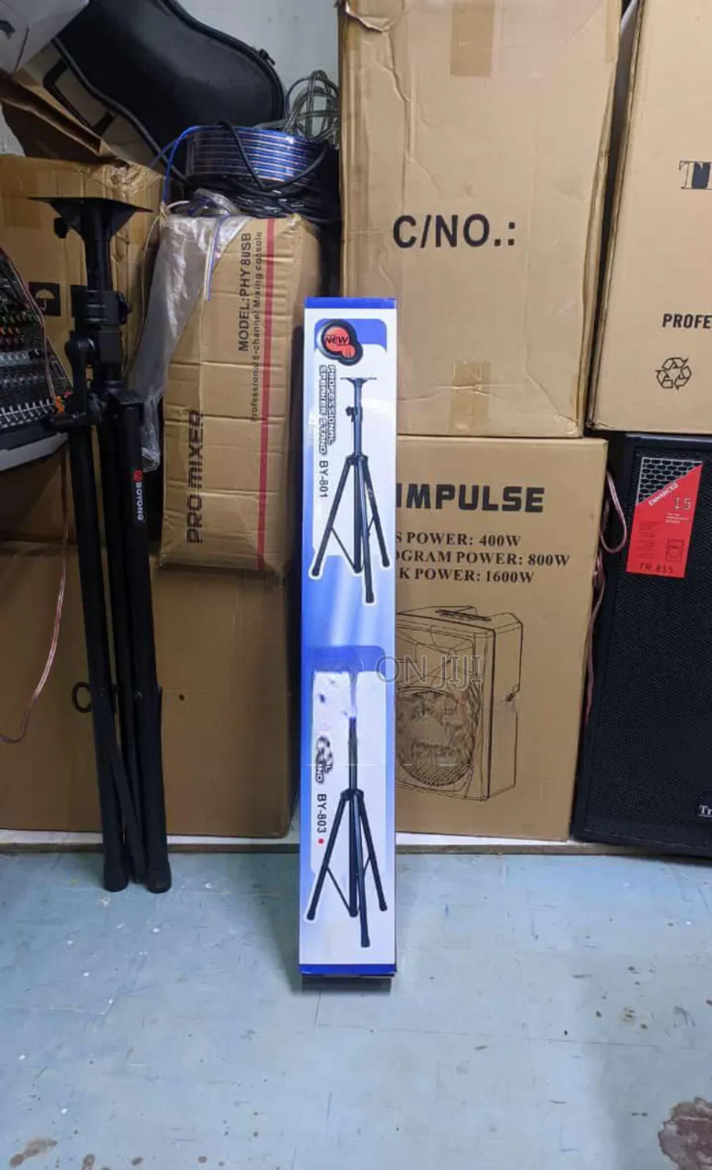Speaker Stand – Adjustable Heavy-Duty Speaker Stand for Home, Studio, DJ & Events. Designed to provide stable support and optimal sound projection.