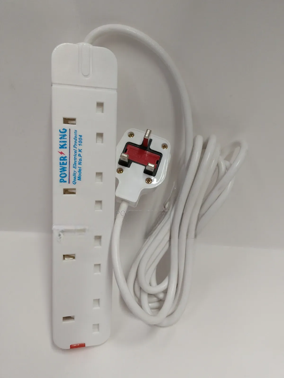 4-Way Extension Socket – Heavy Duty Power Strip with Surge Protection | 4 Universal Sockets & Strong Insulated Cable. A heavy-duty power strip engineered for safe, efficient, and long-lasting power di