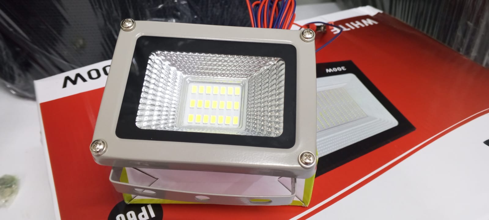 10W DC-12V LED Floodlight – Energy-Efficient Outdoor & Indoor Lighting. Its durable aluminum casing ensures longevity and resistance to environmental wear.