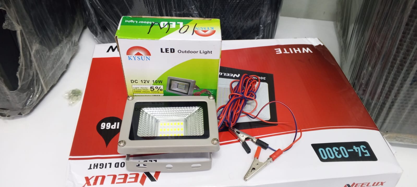 10W DC-12V LED Floodlight – Energy-Efficient Outdoor & Indoor Lighting. Its durable aluminum casing ensures longevity and resistance to environmental wear.