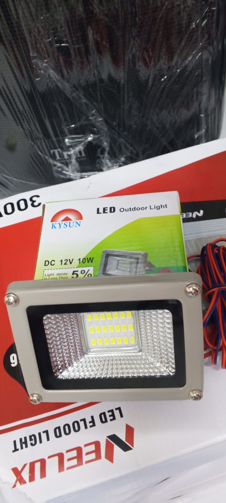 10W DC-12V LED Floodlight – Energy-Efficient Outdoor & Indoor Lighting. Its durable aluminum casing ensures longevity and resistance to environmental wear.